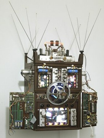 Nam June Paik - Internet Dweller: mpbd.three.cgsspv 